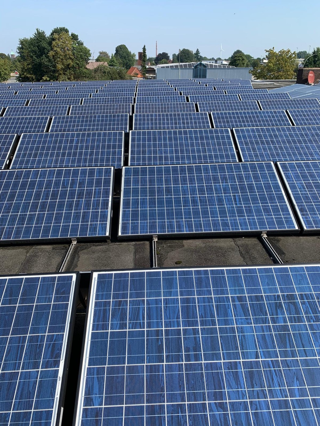 Solaranlagenreinigung durch ES-Gebäudereinigung